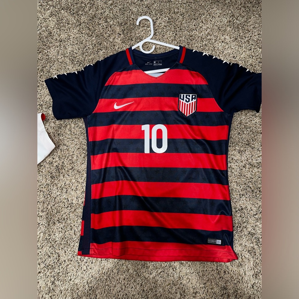 Christian Pulisic 2017 USA Men’s Soccer Jersey